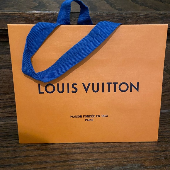 Small Louis Vuitton shopping bag - Picture 1 of 3